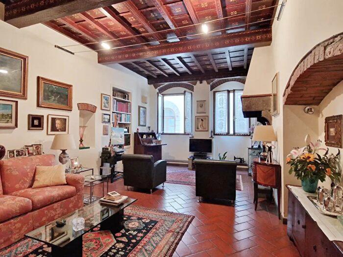 Appartamento quadrilocale in vendita in Via di San Niccolò, Firenze