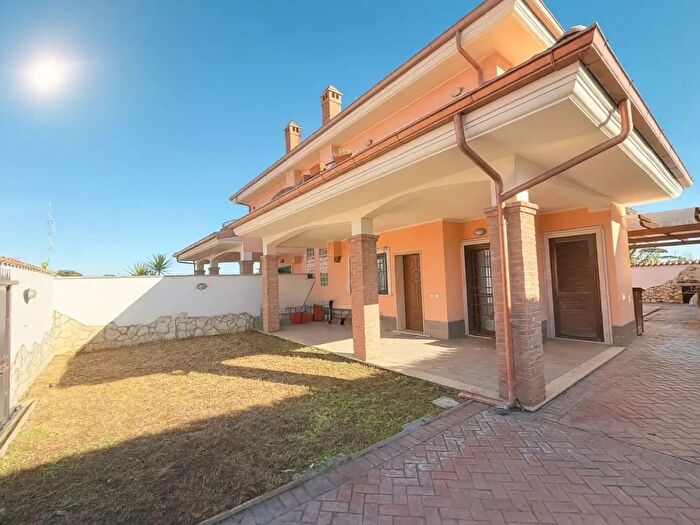 Casa quadrilocale in vendita in Via Casal di Claudia, Anzio