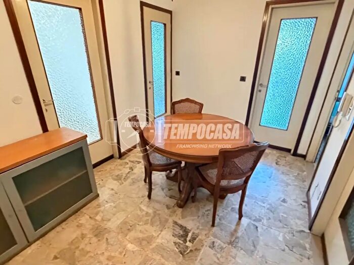 Appartamento trilocale in vendita in Via Giovanni Amendola, Voghera