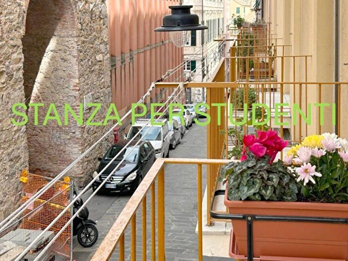 Appartamento trilocale in affitto in Stradone di Sant'Agostino, Molo, Genova