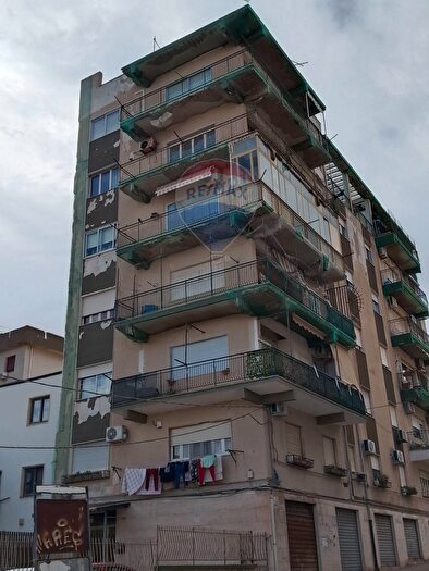 Appartamento con 5 locali in vendita in Via Servi di Maria, Siracusa