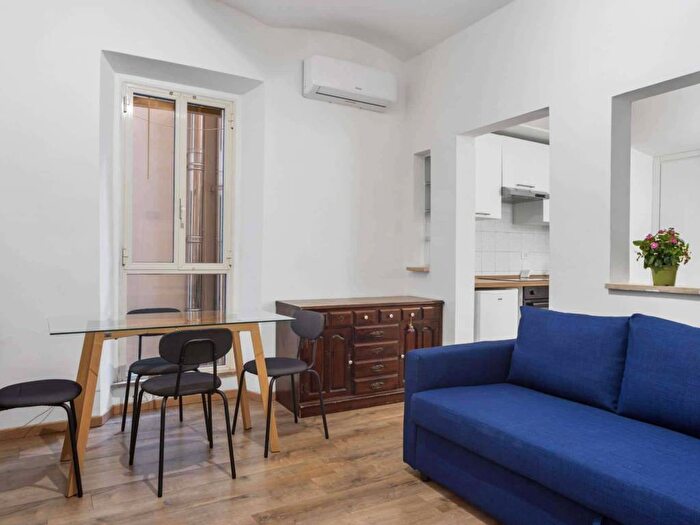 Appartamento bilocale in affitto in Via Cavour, Colle Oppio, Roma