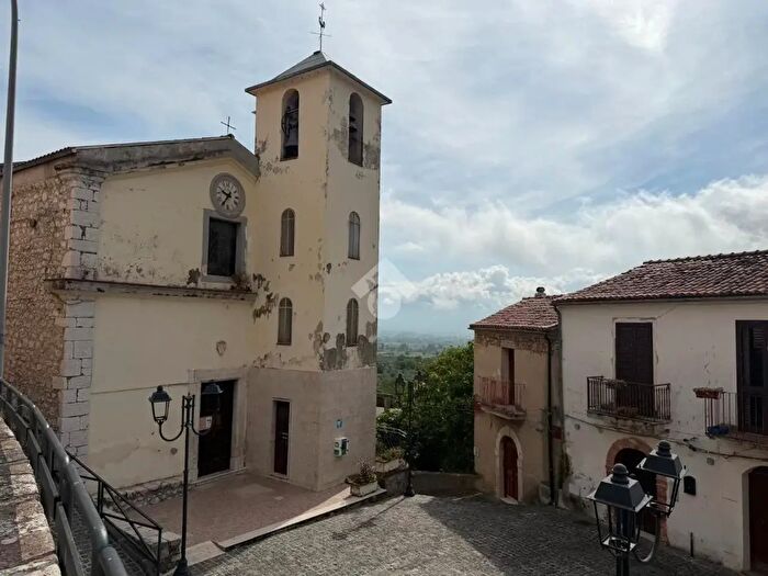 Casa bilocale in vendita in Piazza Primo Febbraio, Venafro