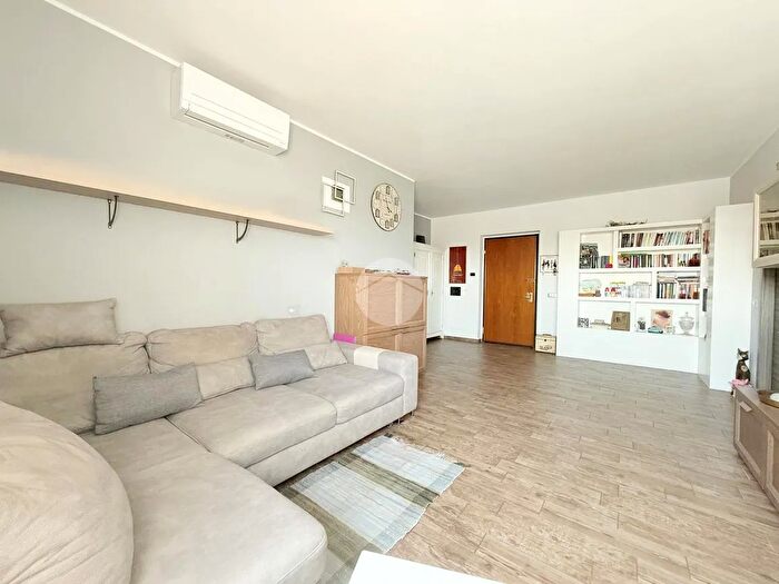 Appartamento con 5 locali in vendita in Via Carlo Casalegno, Nichelino