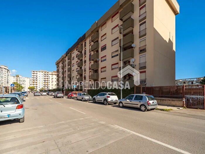 Appartamento quadrilocale in vendita in Via Giuseppe Paratore, Palermo