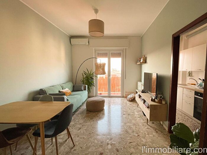 Appartamento quadrilocale in affitto in Via Alessandro Poerio, Ponte Crencano, Verona