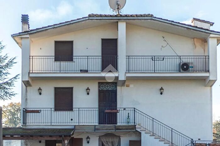 Appartamento con 6 locali in vendita in Via Aldo Moro, Bassano Romano