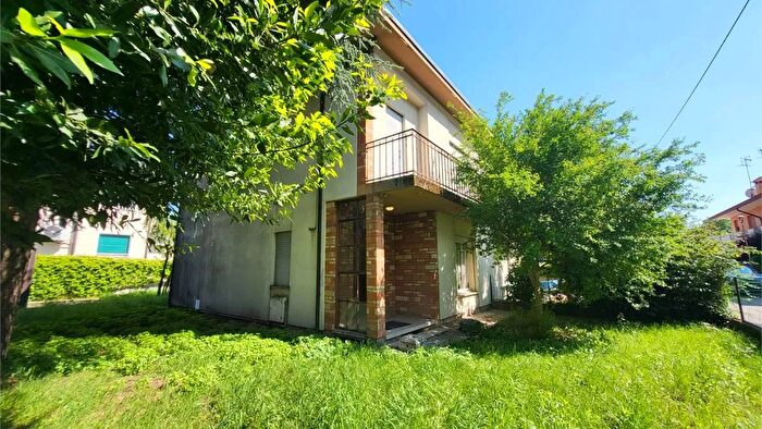 Casa con 7 locali in vendita in Caerano di San Marco Garibaldi, Montebelluna