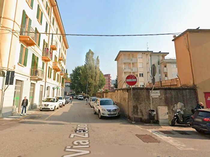 Appartamento bilocale in affitto in Via Carloni, Como