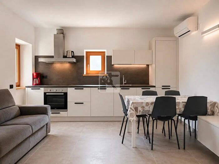 Appartamento quadrilocale in vendita in Tenno