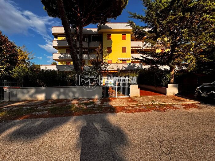 Appartamento trilocale in vendita in Viale Europa Lido delle Nazioni, Comacchio