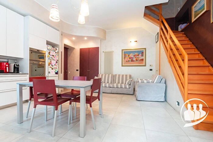 Appartamento quadrilocale in vendita in Via Polonghera, Torino