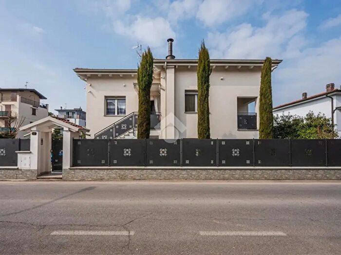 Casa con 5 locali in vendita in Via Solimei, Castelfranco Emilia