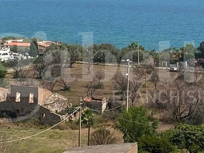 Casa con 5 locali in vendita in Contrada Tono Snc, Messina