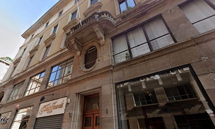 Appartamento con 5 locali in affitto in Via Principe Amedeo Torino, Torino