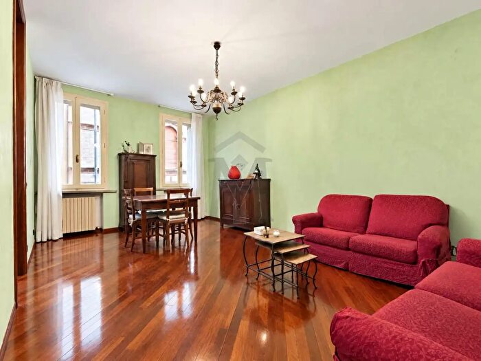 Appartamento con 5 locali in vendita in Via San Rocco, Reggio nell'Emilia