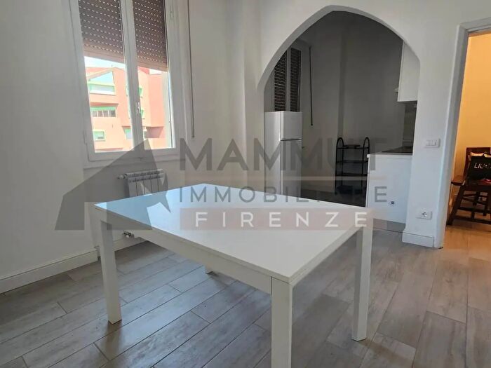 Appartamento con 5 locali in affitto in Firenze