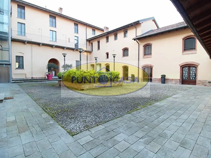 Appartamento trilocale in vendita in Via Emilio Azzi, San Colombano Al Lambro