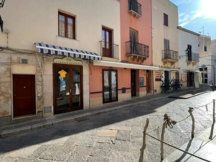 Appartamento quadrilocale in vendita in Via Roma, Favignana