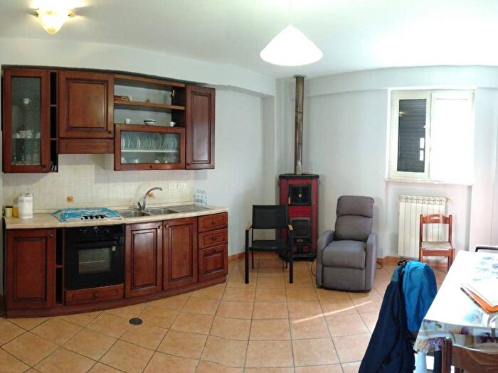 Appartamento con 5 locali in affitto in Piazza Giuseppe Garibaldi, Aiello del Sabato