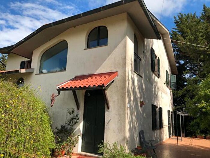 Casa con 6 locali in vendita in Località La Rotta b, Pitigliano