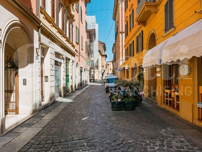Appartamento trilocale in affitto in Via Goito, Centro Storico, Bologna