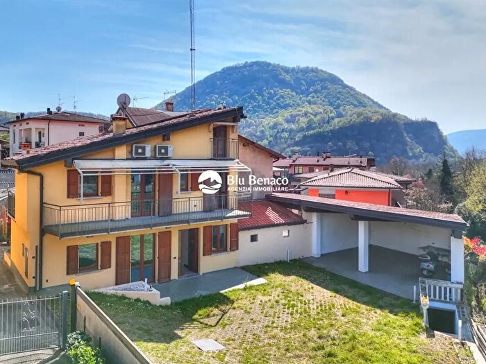 Casa con 8 locali in vendita in Via Rossini, Roe Volciano