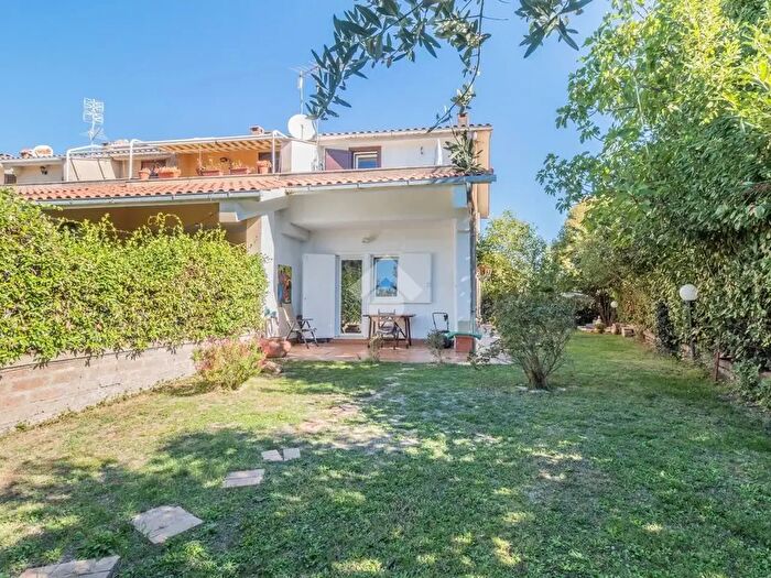 Casa quadrilocale in vendita in Localita ' Colle Diana, Sutri