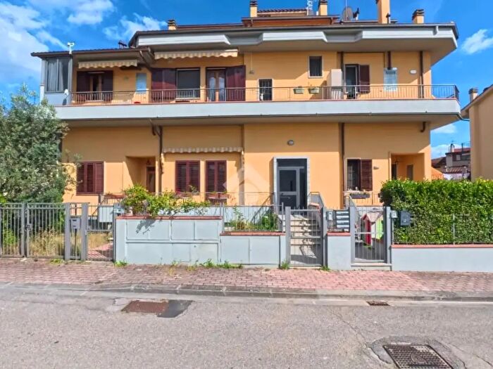 Appartamento trilocale in vendita in Via Vincenzo Monti, Calenzano