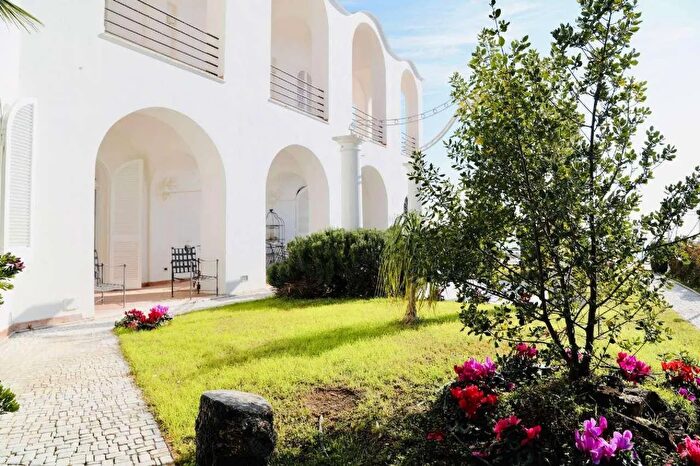 Appartamento con 5 locali in vendita in Via Tragara Capri, Capri