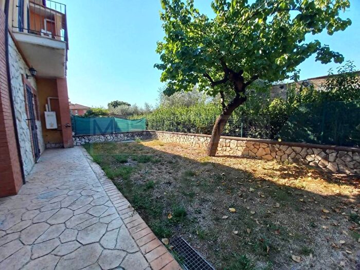 Appartamento bilocale in affitto in Via Tiberina, Fiano Romano