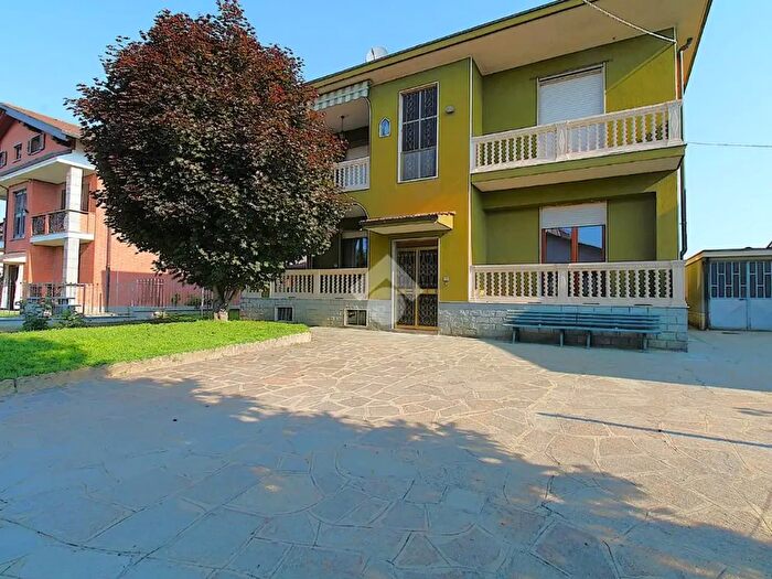 Appartamento quadrilocale in vendita in Via Garibaldi, Santena