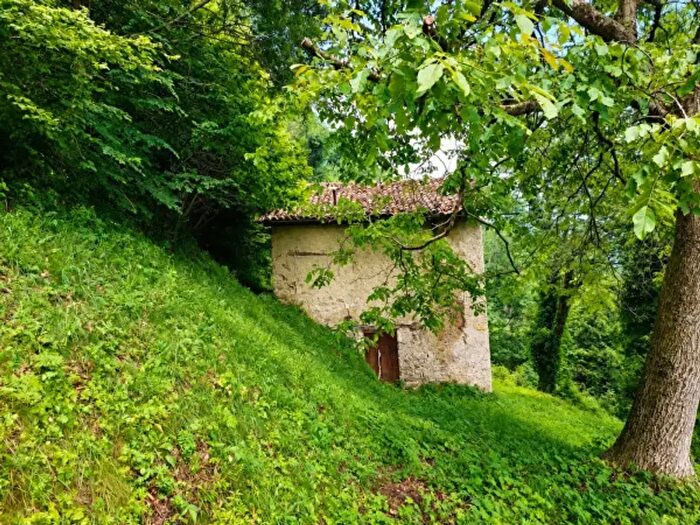 Casa con 5 locali in vendita in Pertica Bassa