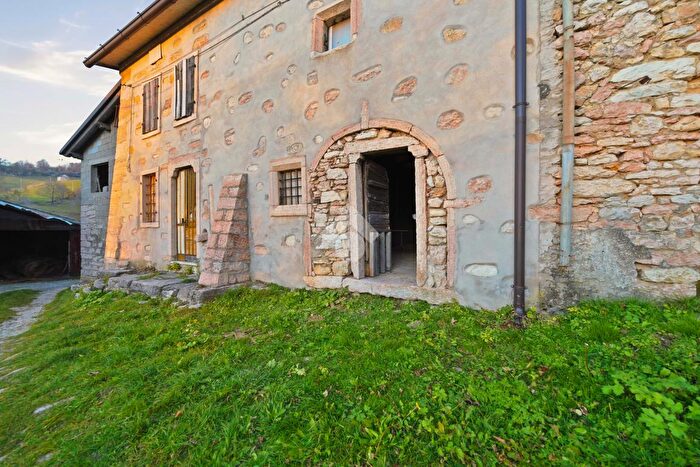 Casa trilocale in vendita in Contrada Purga, Velo Veronese