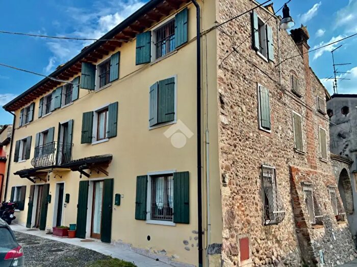 Appartamento trilocale in vendita in Via Valle, Lazise