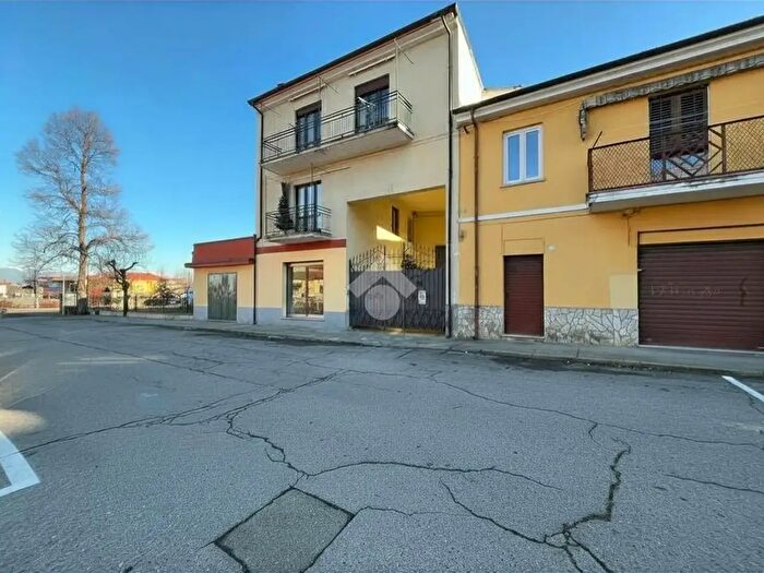 Appartamento con 5 locali in vendita in Via Cesere Battisti, Bagnolo Piemonte