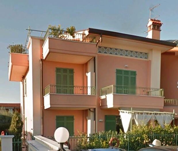 Appartamento con 5 locali in vendita in Massa