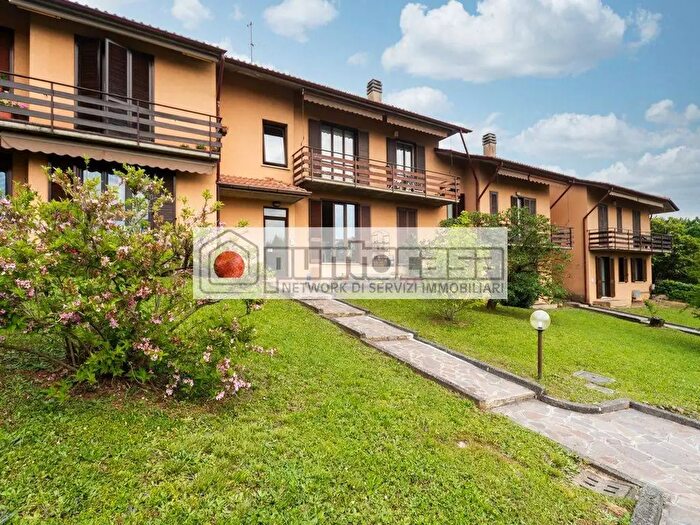 Appartamento bilocale in vendita in Via Belvedere, Montevecchia