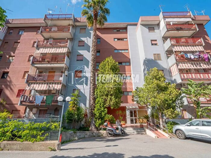 Appartamento con 5 locali in vendita in Via Palermo C, Messina