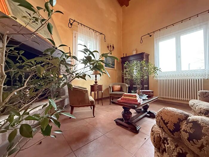 Casa con 8 locali in vendita in Marcaria