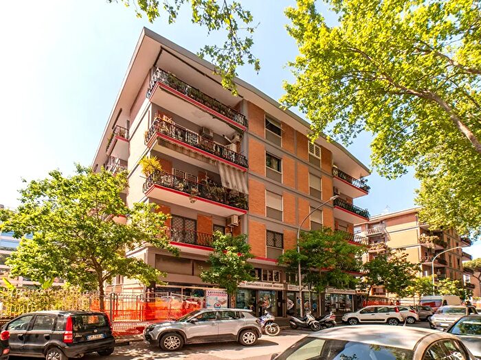 Appartamento quadrilocale in vendita in Viale di Tor Marancia, Roma