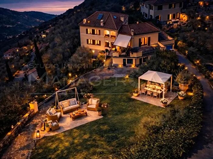 Casa con 6 locali in vendita in Salita Caravaggio, Rapallo