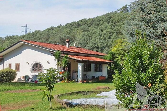 Casa con 5 locali in vendita in Pietrasanta