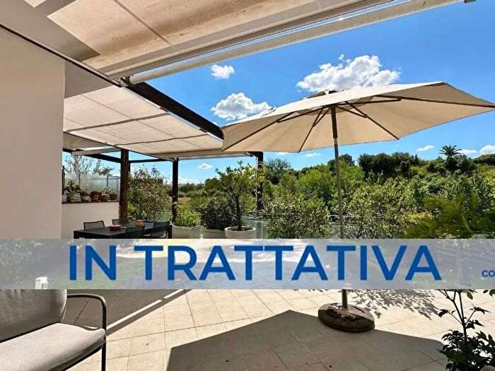Appartamento con 6 locali in vendita in Via Angelo di Pietro, Roma