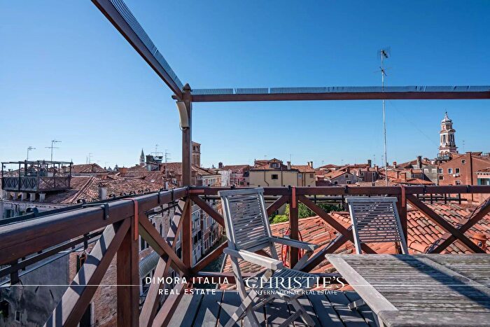 Appartamento con 8 locali in vendita in Venezia