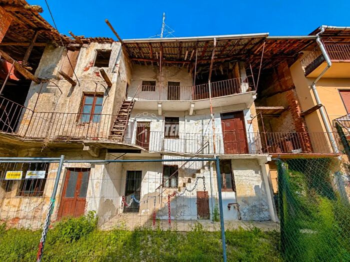 Casa trilocale in vendita in Cameri
