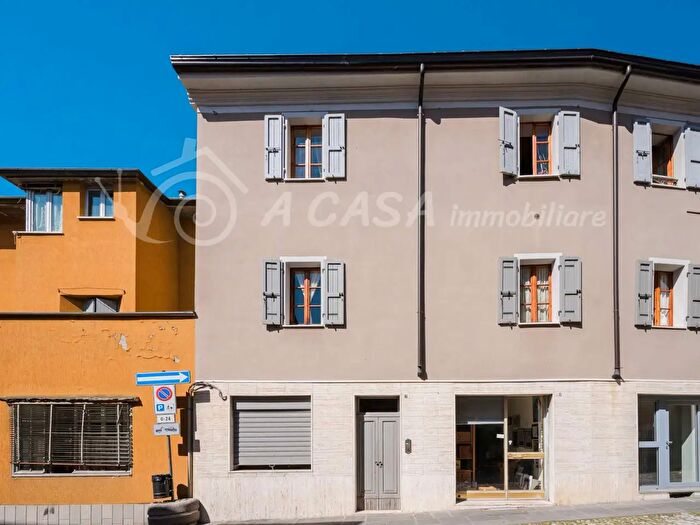 Appartamento trilocale in vendita in Via Giuseppe Mazzini, Calestano