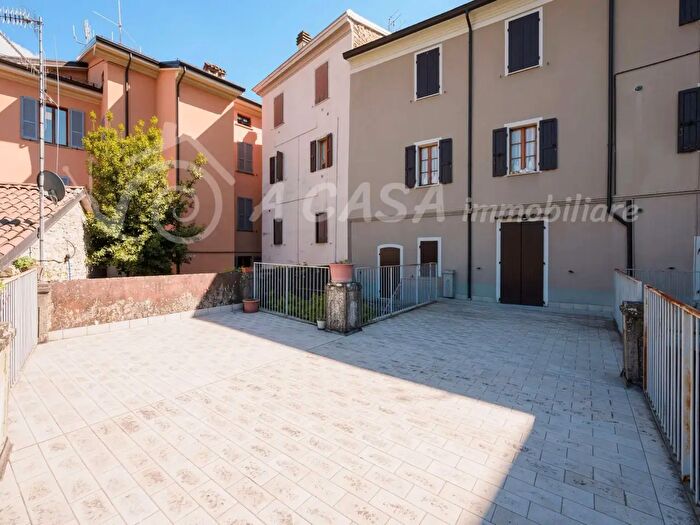 Case in Vendita e in Affitto - 2