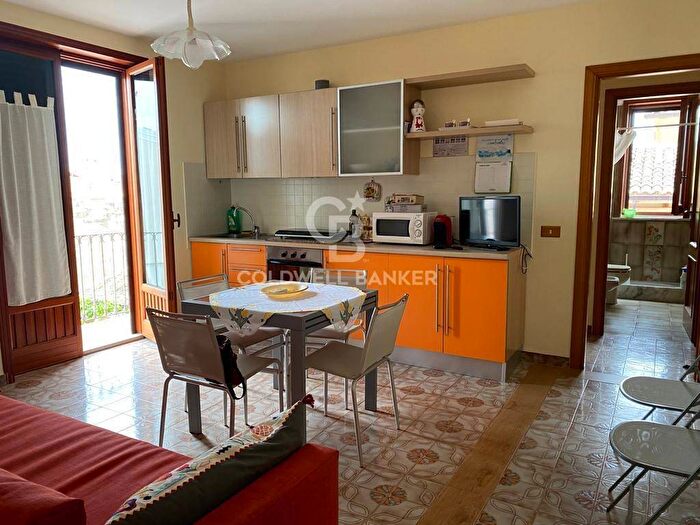 Appartamento trilocale in affitto in Via Miccicche, Donnalucata, Scicli