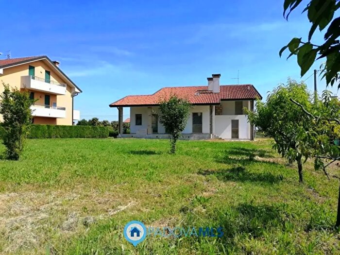Casa con 5 locali in vendita in Via Rosara, Codevigo